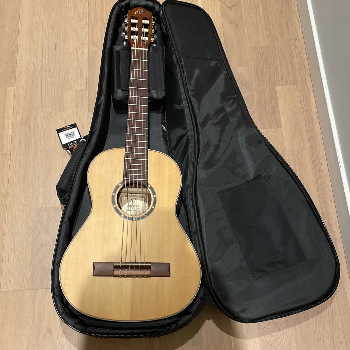 Mindre än vanligt gitar  - 1