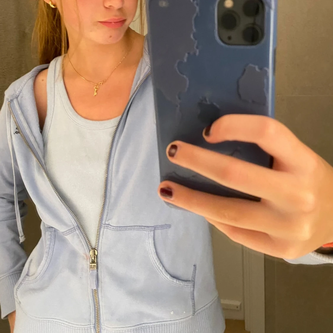 Ljusblå hoodie med dragkedja - 1