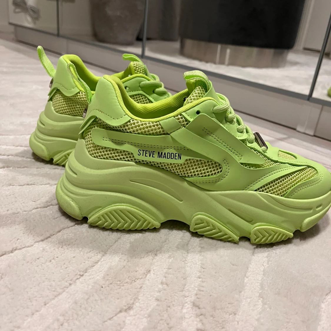 Limegröna sneakers från Steve Madden - 3