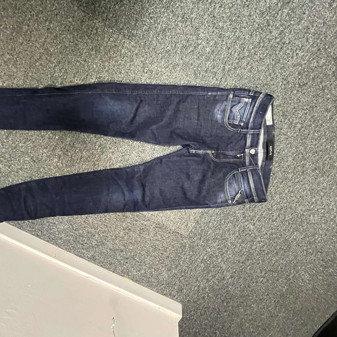 Mörkblå jeans från Replay - 2