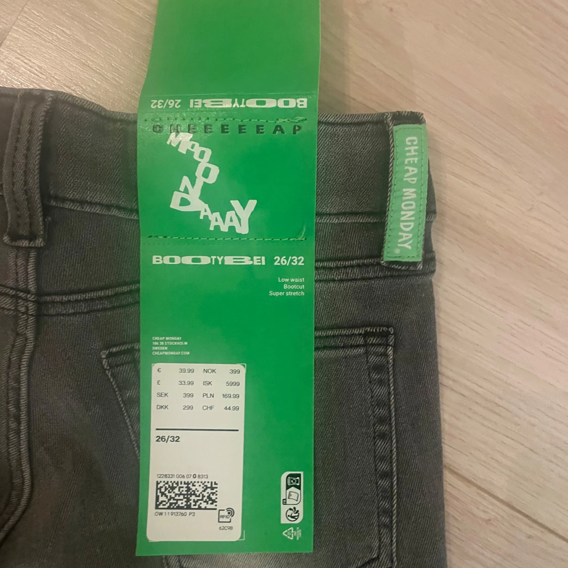 gråa weekday jeans - 91