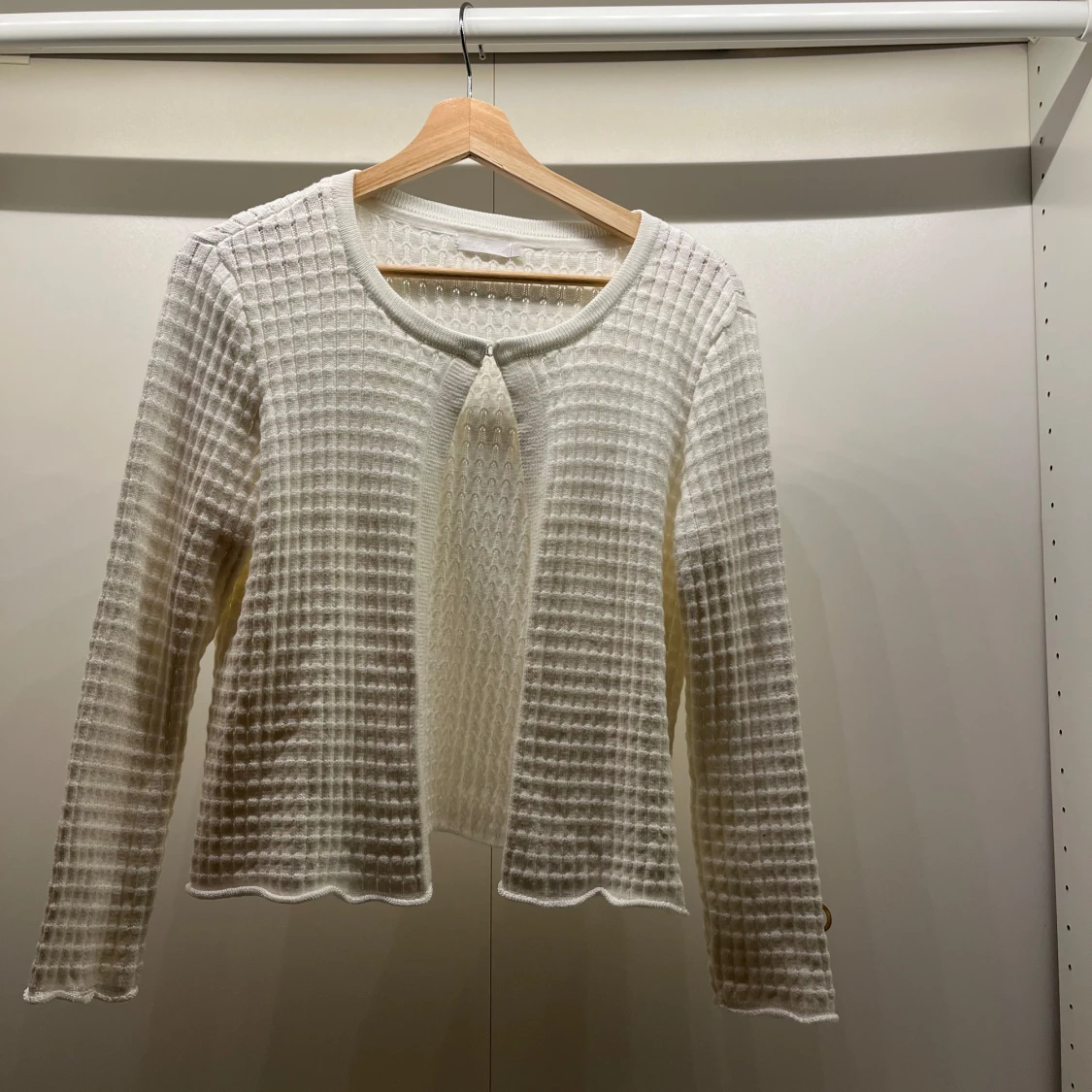 Vit ribbad kofta - 90