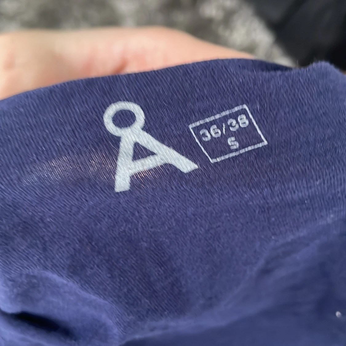 Mörkblå långärmad tröja från Å - 90