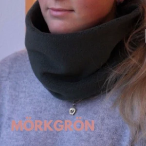 Mörkgrön BUFF - @Studioeli.uf