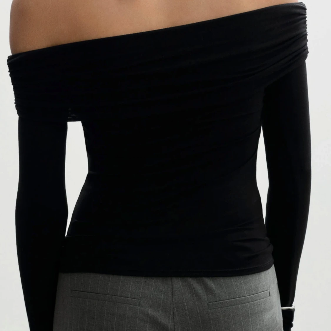 Svart offshoulder topp Mango - 90