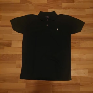 Polo Sport Piké - Toppen skick! Priset kan diskuteras vid snabb affär. 