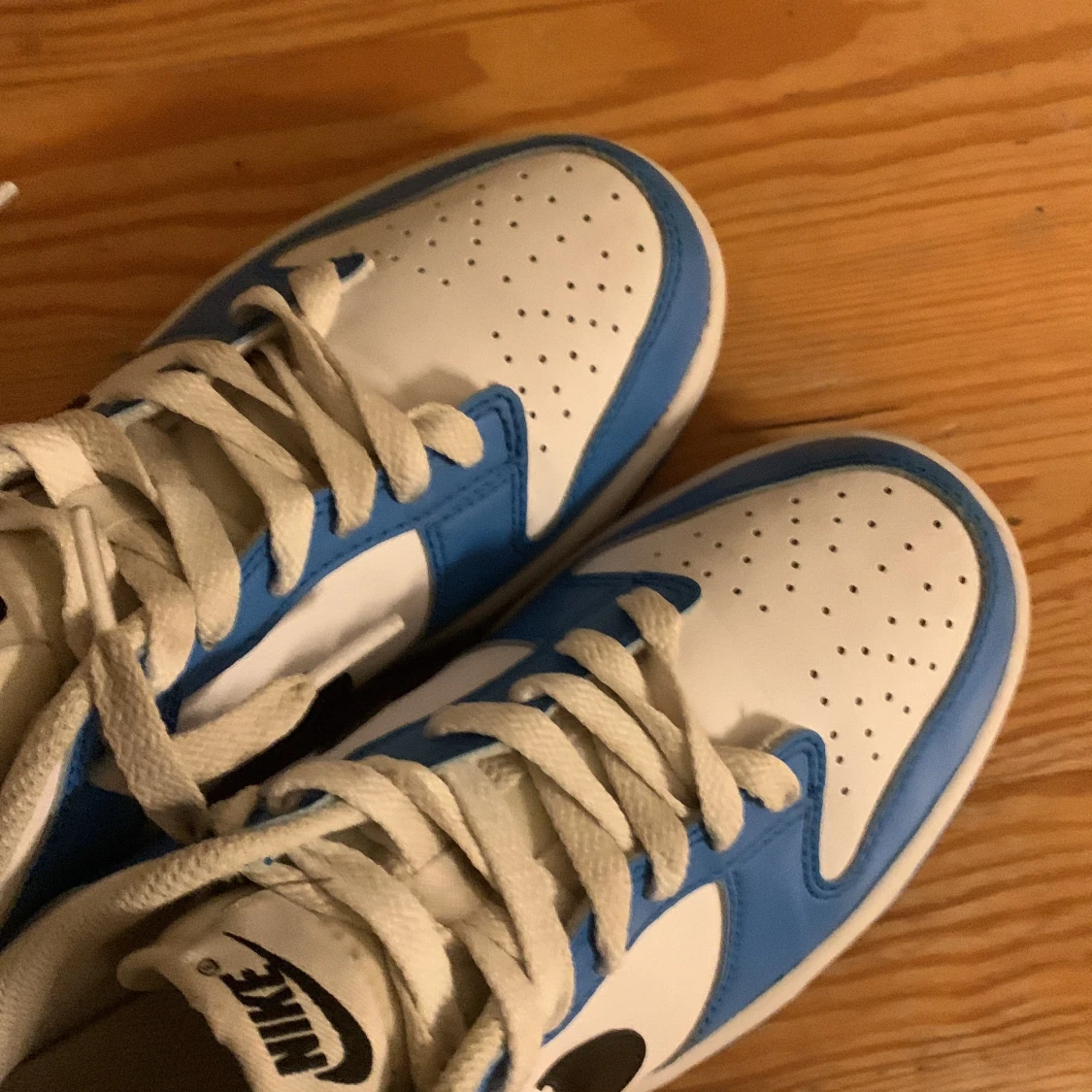 Nike Dunk i blått och vitt - 4