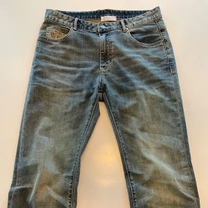 Jeans från Brunello Cucinelli - Brunello Cucinelli Jeans. Storlek 32. Pris kan diskuteras. 