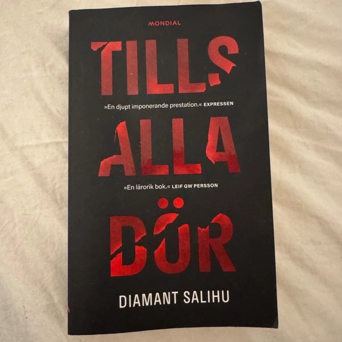 Bok. Tills alla dör