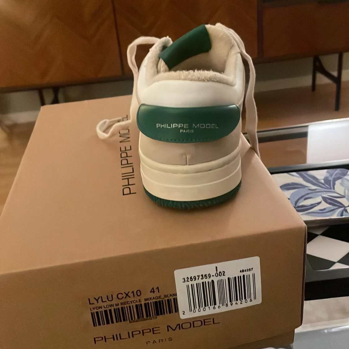Vita sneakers från Philippe Model - 1