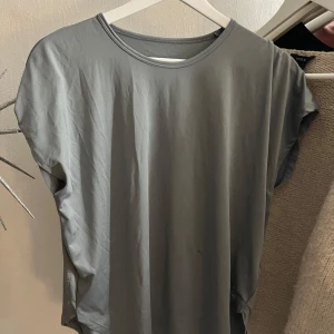 Tränings tröja - Snygg tränings tröja som inte har använt, är mer tourkos färg