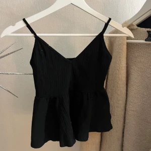 Topp - Fin urringad topp