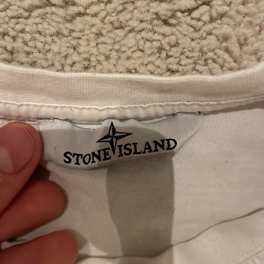 Vit t-shirt från Stone Island - 2
