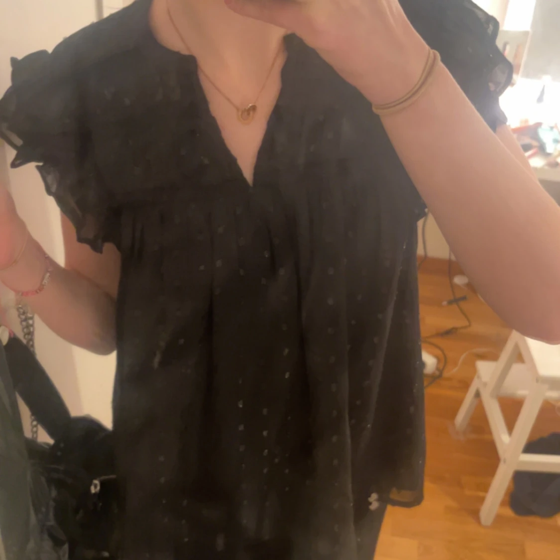 Svart blus från Gina Young