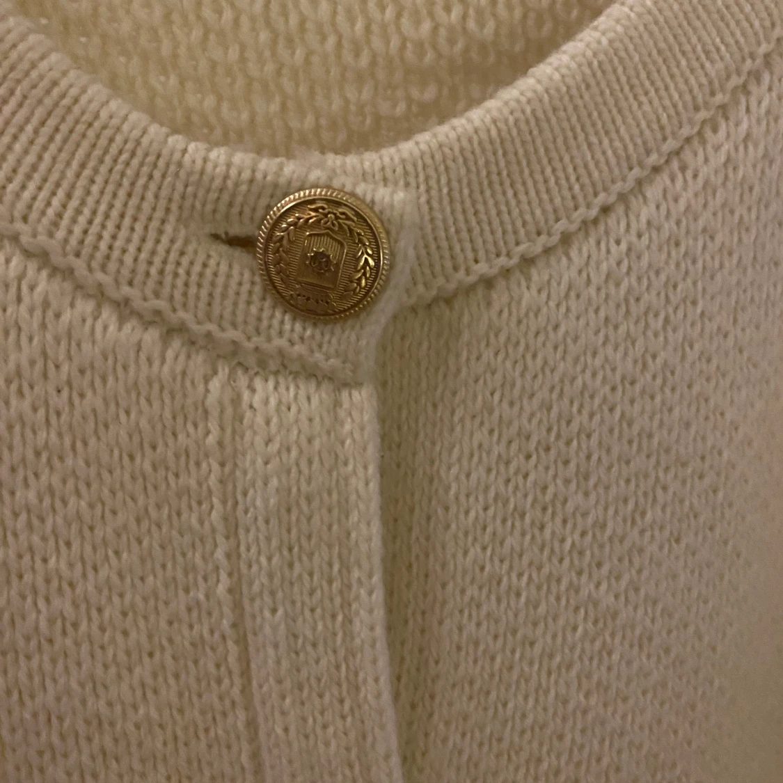 Kofta med guld knappar - 3