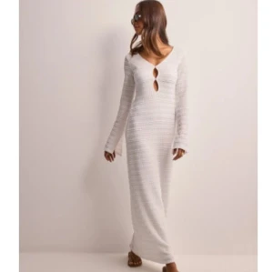 Long front detail dress,nelly - Strl xs men passar s/m, använd 1 gång och köpt för 449kr