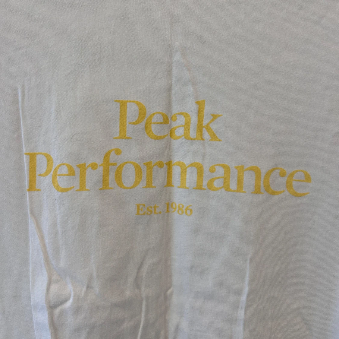 Vit t-shirt från Peak Performance - 1