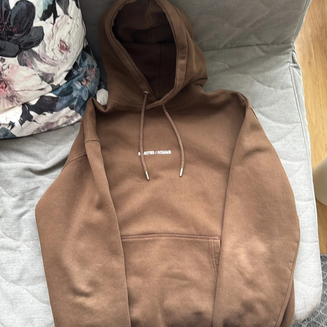 Brun hoodie från Selected/Homme