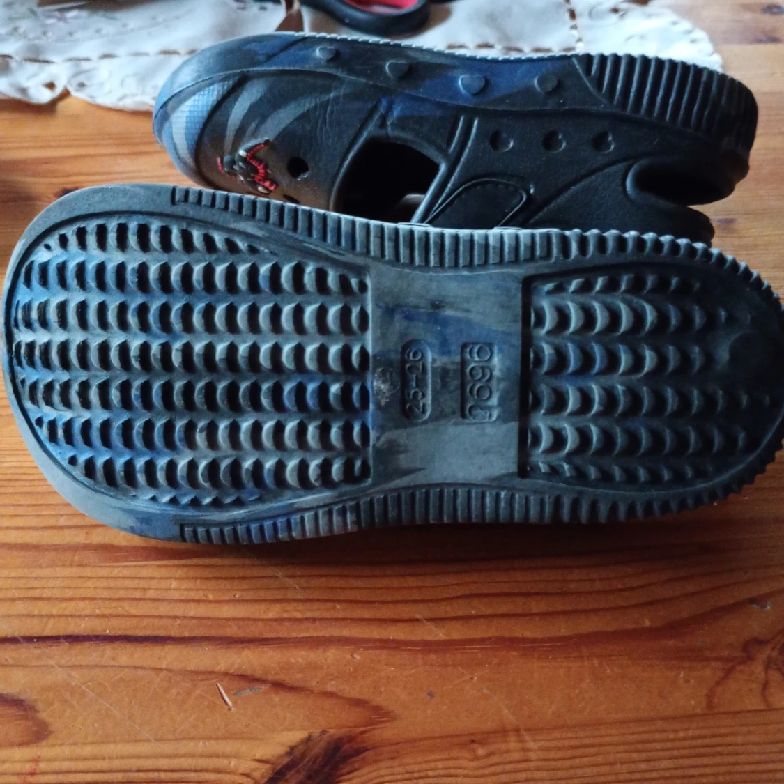 Sandaler med motiv stl 25-26 - 92