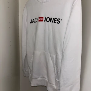 Jack&Jones hoodie - Knappt andvänd vill bara rensa bort den, inga orsaker med den.