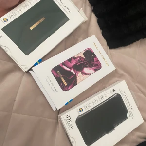 ideal of sweden mobilskal - Alla är för iphone 11 PRO/XS/X helt nya aldrig använda, endast öppnade. Kan säljas för sig, 80 kr styck, 100 kr för den gröna, alla tillsammans 230 kr, står inte för frakt, kan mötas i stockholm.