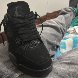 Jordan 4 Black cats - Bra skick 
