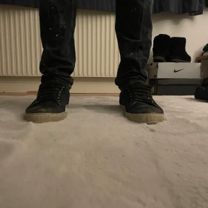 Lanvin skor  - Säljer mina trendiga lanvins eftersom dom inte används, skicket är bra, inga skavanker bara smutsiga.