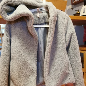 Teddy jacka HM - Fint skick, strl 32