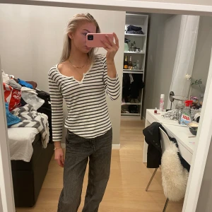 Filippa k blus - Superfin blus från Filippa k med trekvarts ärmar! 