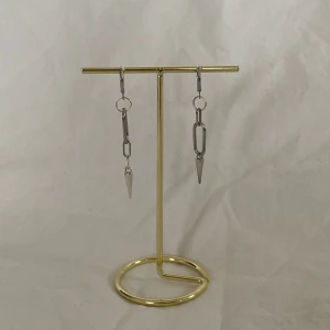 Bella Spike❤️ - 1 par örhängen❤️