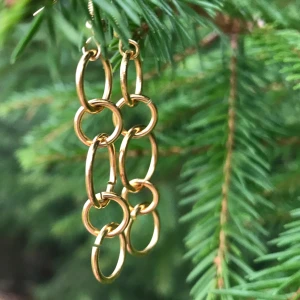 Örhängen  - Vackra örhängen av guld. Perfekt till jul⚜️⚜️ 