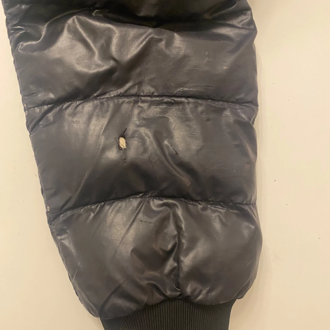 Svart dunjacka från Peak Performance - 93