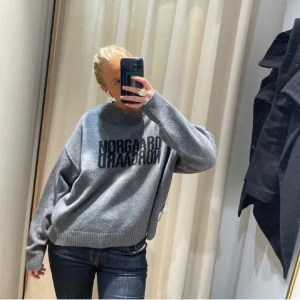 Grå tröja från Nørgaard - Jättesnygg tröja från Mads Noordgard, nypris 2800kr 💗