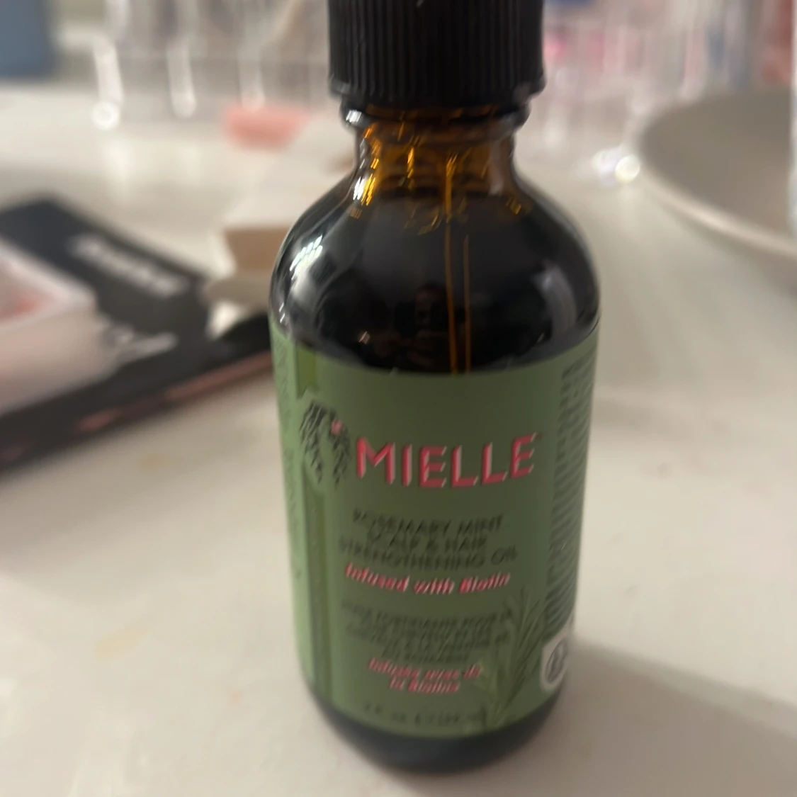 Mielle Rosemary Mint Scalp & Hair Strengthening Oil - 93