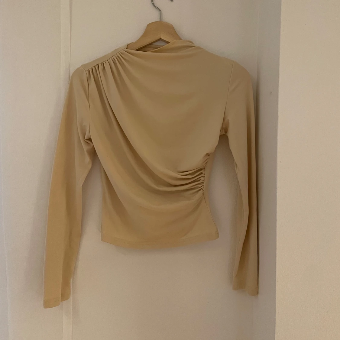 Beige långärmad topp