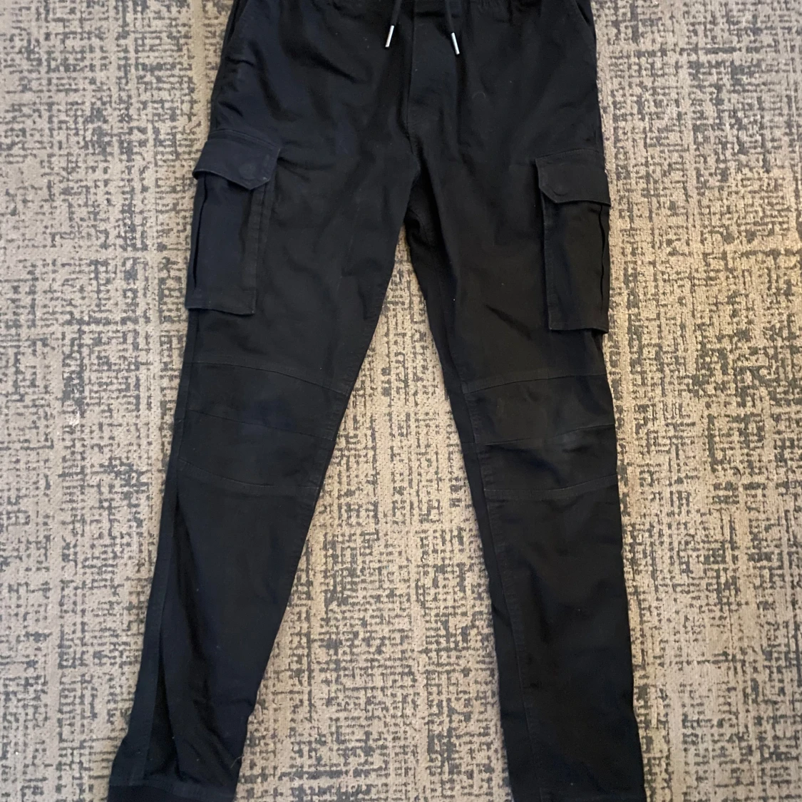 Svarta cargobyxor från H&M