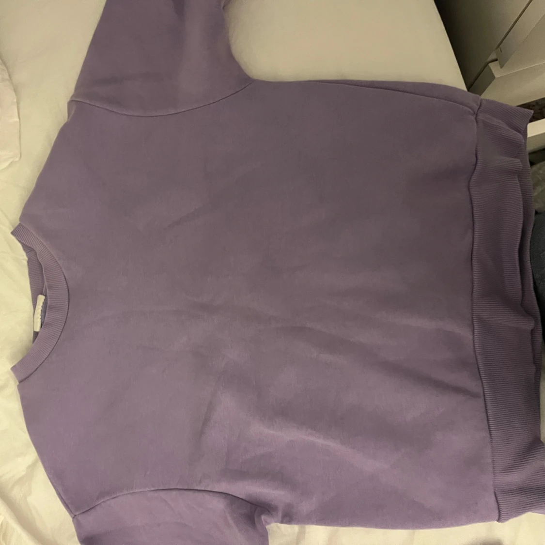 Lila sweatshirt