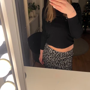 Leopard kjol - Leopard kjol som är trendigt nu. Topp skick och super skön🐆