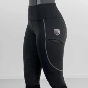 Svarta ridbyxor med Teddy fyllning  - Teddy ridbyxor från maya delorez, dom är Teddy alltså fluffiga på insidan. Väldigt bra skick 