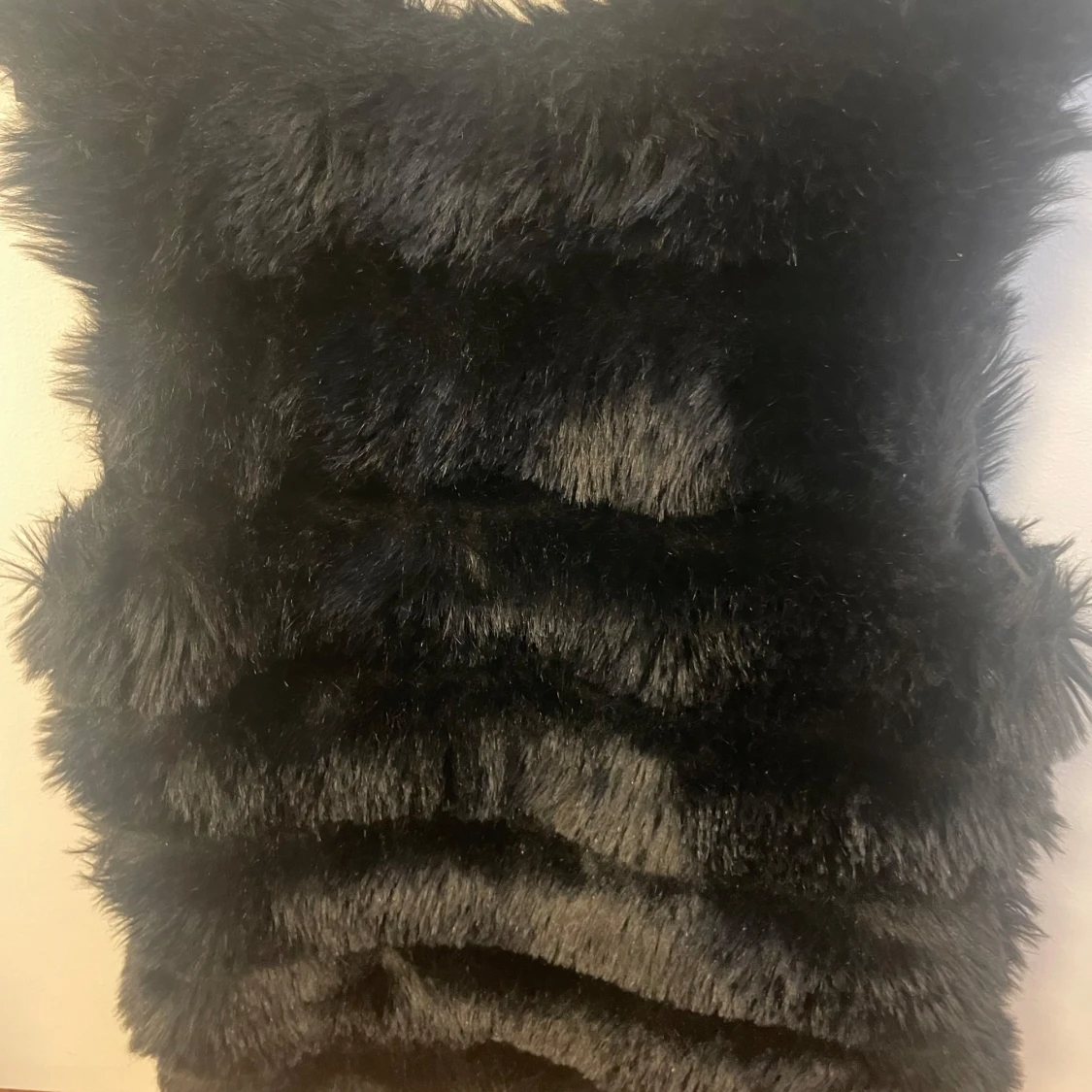 Svart pälsväst från Reality - 93