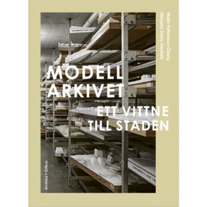 Modellarkivet : Ett vittne till staden (inbunden) - Modellarkivet Ett vittne till staden är en tvärvetenskaplig antologi som undersöker stadens form och planering med utgångspunkt i Stockholms stadsbyggnadskontors modellsamling. Antologin utvecklar frågeställningar från filmen Modellarkivet av konstnären Malin Pettersson Öberg, som spelades in i arkivet, och från utställningen Modellarkivet som kurerades av Mikaela Steby Stenfalk på ArkDes Sveriges nationella centrum för arkitektur och design. I essäer och intervjuer reflekterar ett tiotal författare och samtalspartner över relationen mellan modell och stad, komplexiteten i stadsplaneringsprocessen, bostadsfrågan och mycket mer. Vem bygger staden och för vem? Hur förhåller sig stadens form till formen för dess invånares liv? Och kan arkivets modeller fungera som verktyg för såväl minne och historieskrivning som för att spegla och utmana den stad vi nu har? Antologin är resultatet av ett flerårigt samarbete mellan Malin Pettersson Öberg och Mikaela Steby Stenfalk.    Format Inbunden   Omfång 118 sidor   Språk Svenska   Förlag Arvinius+Orfeus Publishing   Utgivningsdatum 2023-12-11   Medverkande Harri Anttila   Medverkande Carlos Minguez Carrasco   Medverkande Olivia Eriksson   Medverkande Magnus Florin   Medverkande Kristian Rosengren   Medverkande Helen Runting   Medverkande Karin Matz   Medverkande Rutger Sjögrim   Medverkande Axel Wieder   Medverkande Malin Zimm   Medverkande Malin Pettersson Öberg   Medverkande Mikaela Steby Stenfalk   Medverkande Jens Andersson   Medverkande Kristofer Johnsson   ISBN 9789189270626  