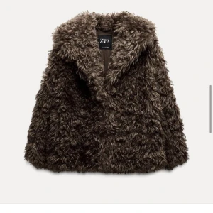 Brun pälsjacka från Zara - Supermysig jacka som är perfekt till vintern, den är i helt nytt skick🩷 nypris 1300