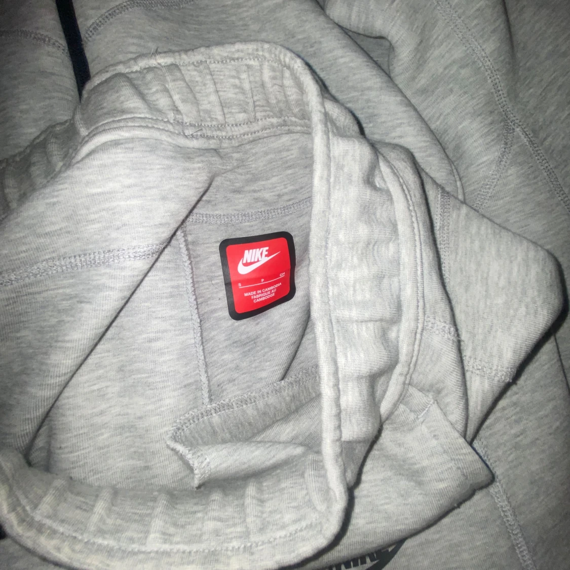Grå hoodie från Nike - 91