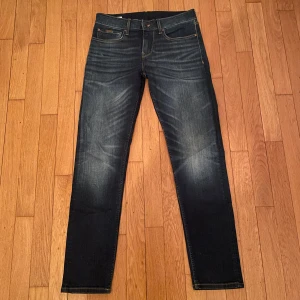 Blå jeans från Pepe Jeans - Blåa slim Pepe Jeans jeans. Storlek 31/32. Kvitto finns