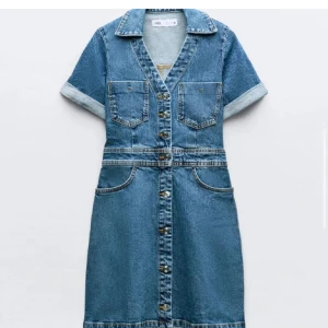 Zara jeans klänning  - Super fin zara jeans klänning som sitter jätte smickrande. Xs. 