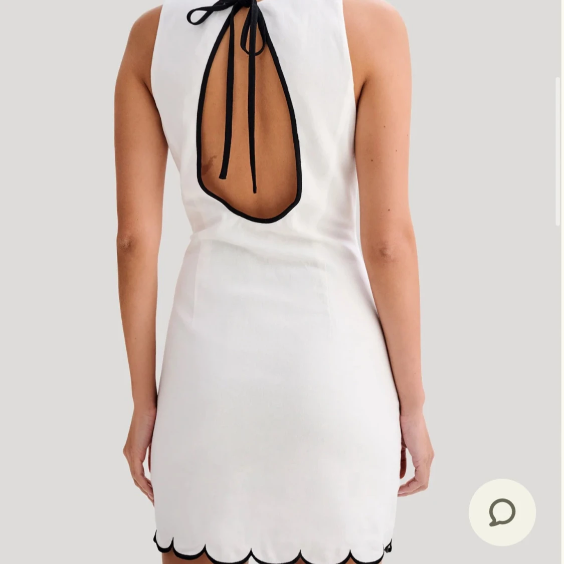 Sommar/utspring klänning från Meshki  - 4