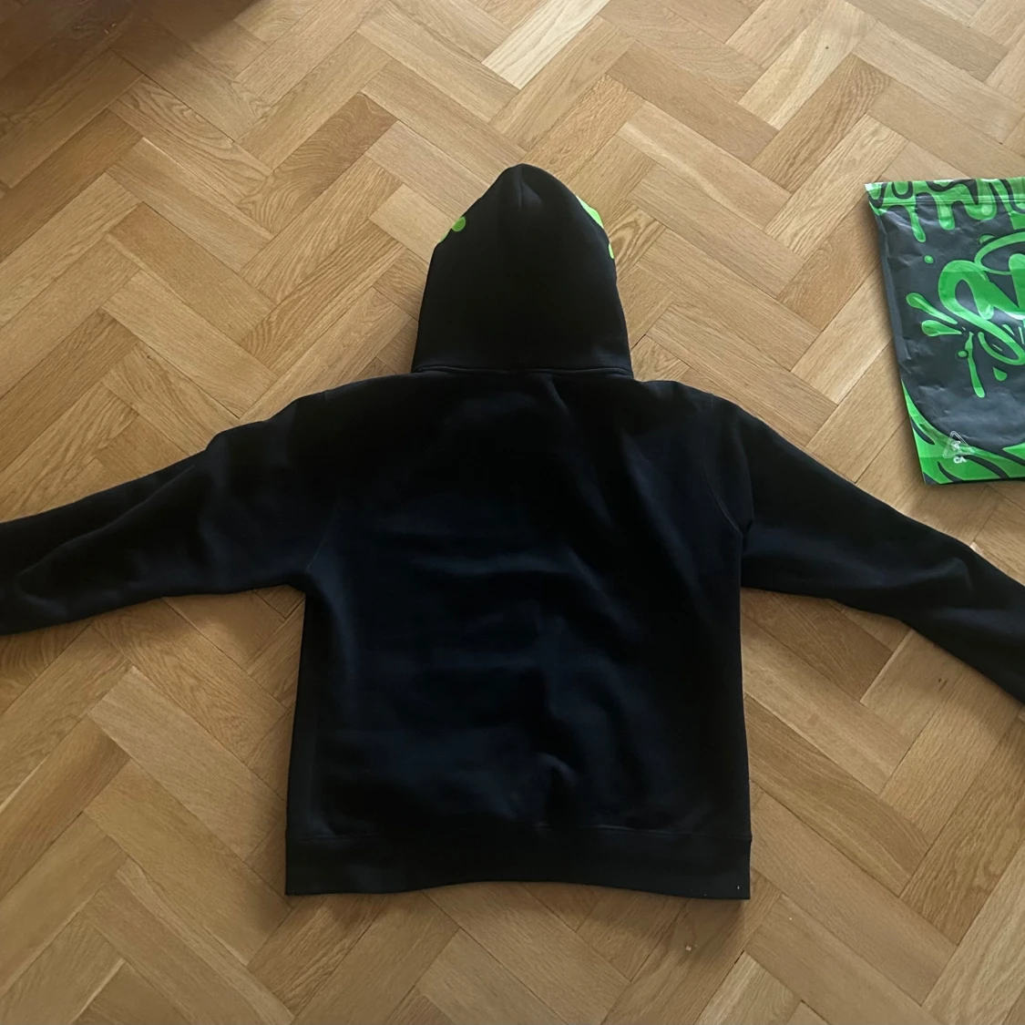 Syna world hoodie - 1