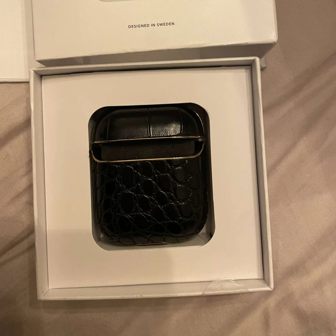 Svart AirPods-fodral från Ideal of Sweden - 2