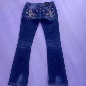 Miss Me Jeans - Jättesnygga Miss Me Jeans köpta på Vinted, använda 1 gång. Skitsnygga bootcut storlek W24🙏🙏