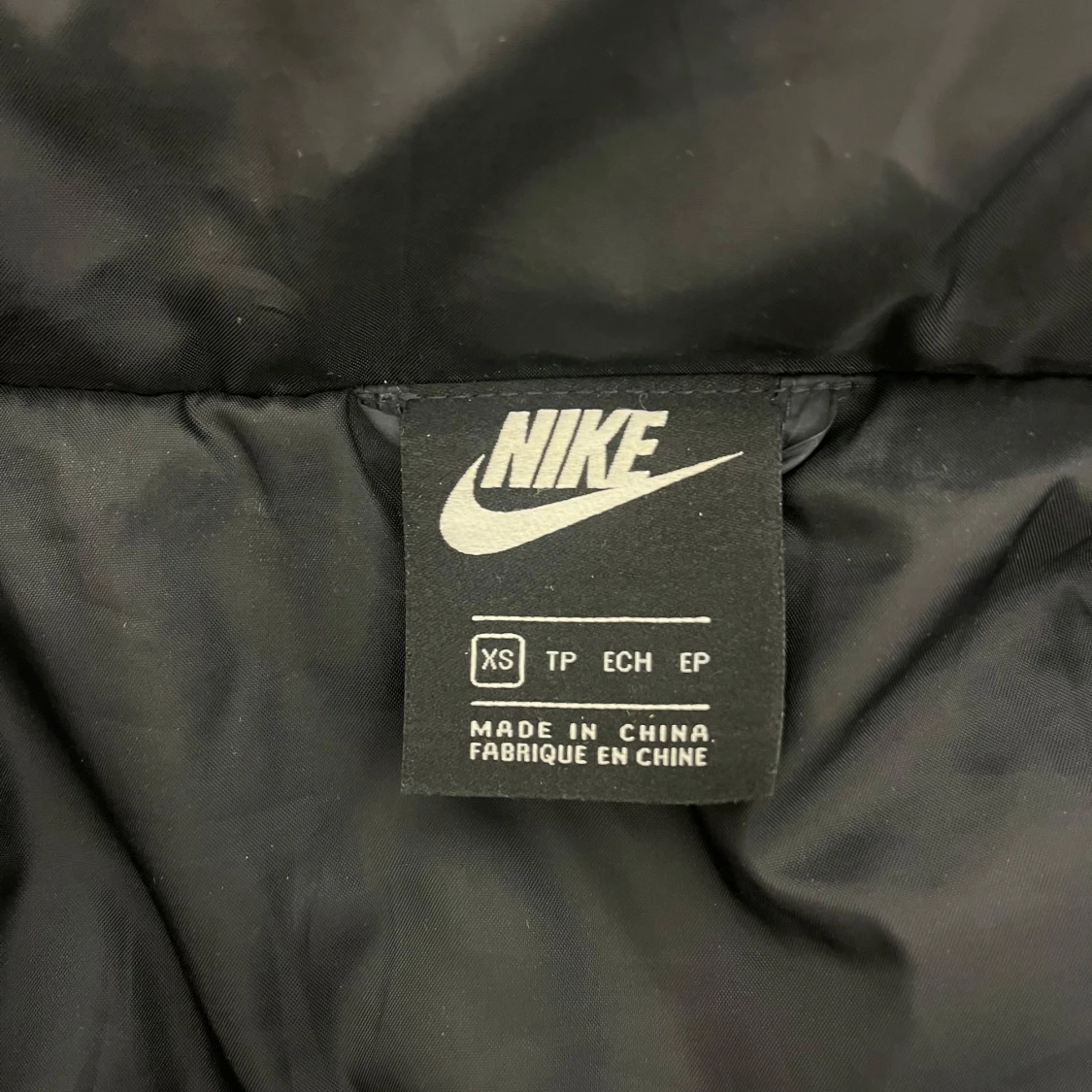 Svart pufferjacka från Nike - 2